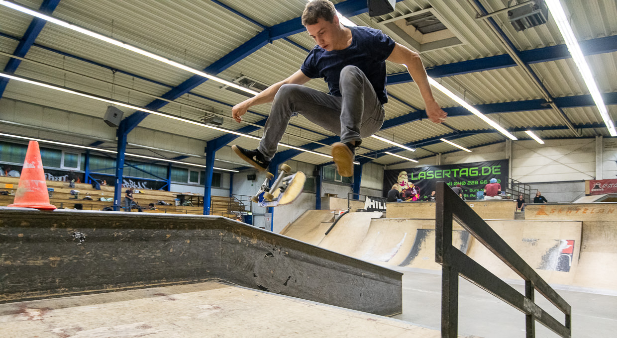 Sylter und Hamburger Skater rollen die I Punkt Halle Skateboarding